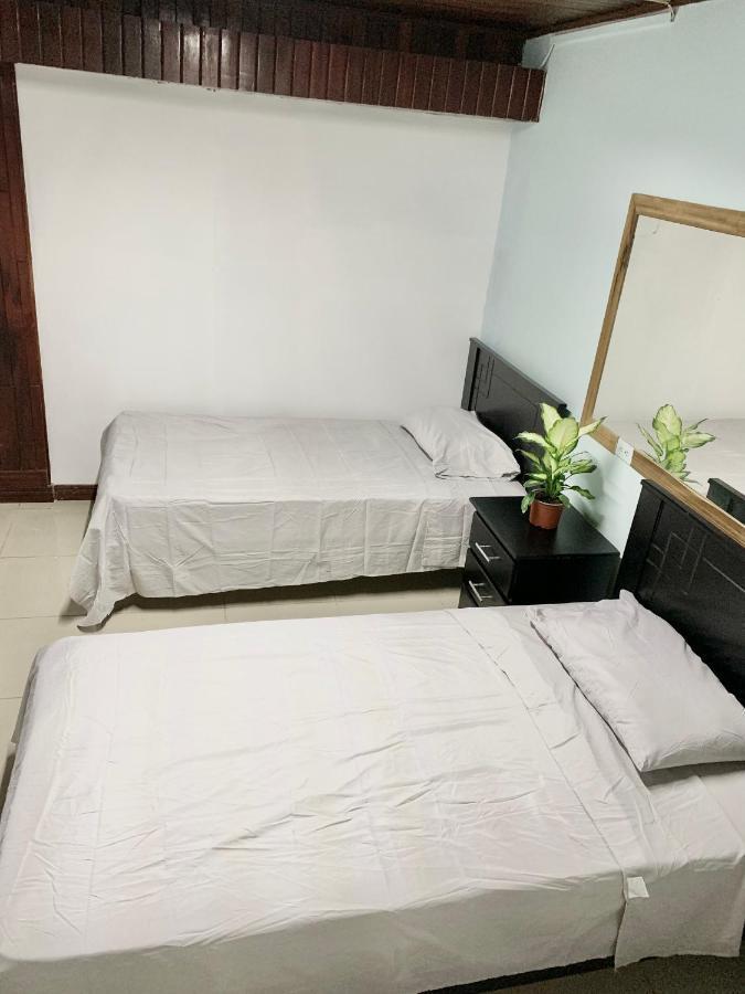 Global House Cr Hostel Backpackers Alajuela Habitacion Compartida 2 Camas Por Habitacion 외부 사진